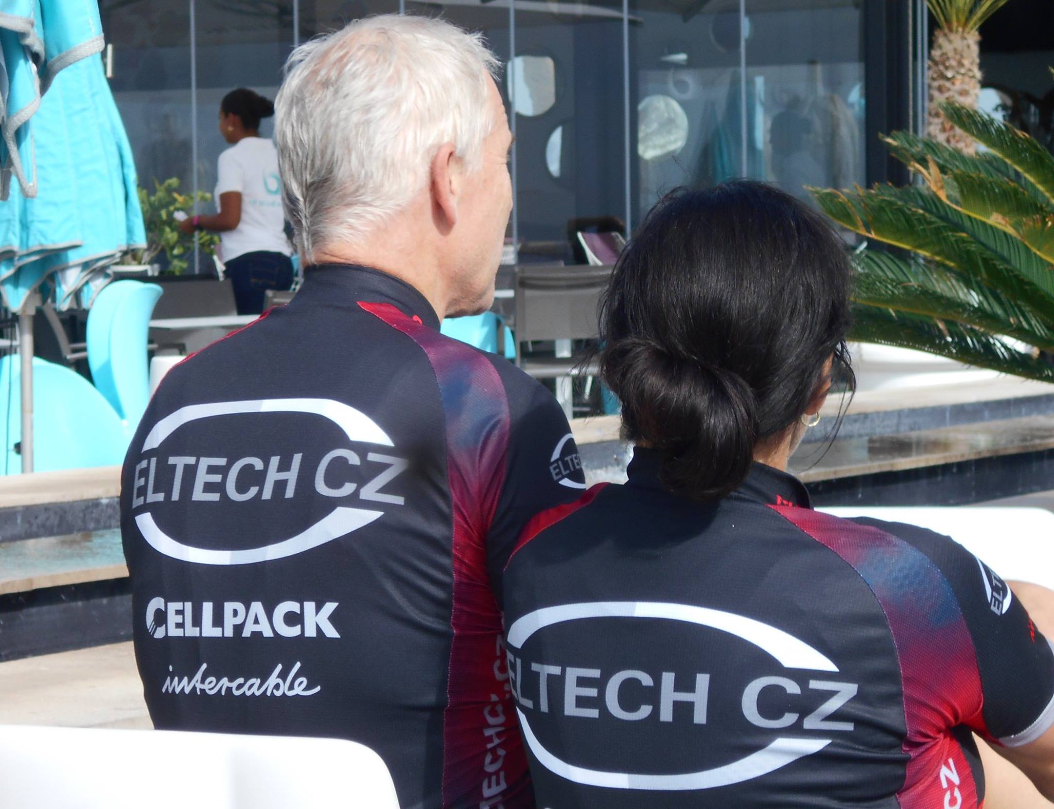 Spoločnosť ELTECH CZ, s.r.o. dodáva do energetických sietí v Českej republike a na Slovensku káblové súbory firmy CELLPACK a špeciálne náradie na prácu pod napätím značky INTERCABLE.