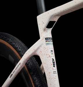 Gravel kolo KTM Gravelator Exonic Spotted White Orange Sram Red XPLR AXS 55 6 (15)