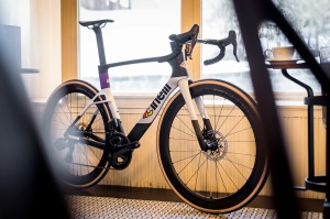Cestný bicykel CINELLI Aeroscoop Purple Fiber 52/M