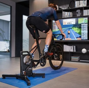 Cyklotrenažer CYCLUS DirectDrive Smart trenažer Cycplus T2 6 (5)