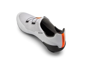 Tretry DMT KR30 White/Black 4 (3)