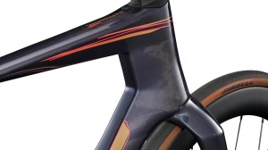 Silniční kolo BMC Teammachine R 01 Three Blue Carbon Doodle 3 (3)