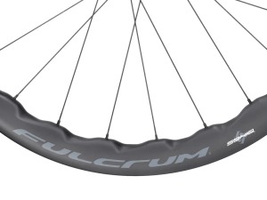 fulcrum-laufradsatz-28-soniq-42-carbon-center-lock-shimano-road~5 (4)