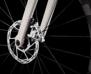 Gravel kolo KTM Gravelator Exonic Spotted White Orange Sram Red XPLR AXS 55 2 (14)
