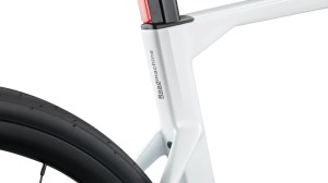 Silniční kolo BMC Roadmachine Two Metallic White 56 4 (3)