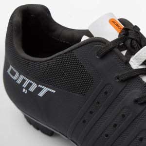 DMT KM4 PJ 2025 Black_White_5 (4)
