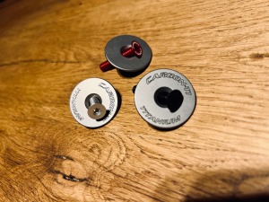 Víčko hlavového složení CARBON-TI X-Cap Titanium 1 (1)